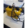 Image 2 : DECA MIG 100E MIG WELDER WORKING