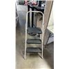 Image 2 : 3 STEP STOOL, FOOTSTOOL AND SMALL TABLE