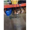 Image 2 : 2 GARDEN SHEPARDS HOOKS