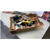 Image 2 : 2 BAR CLAMPS WITH WOOD WORKING TOOLS, PAINTING BRUSHES AND MORE