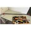 Image 8 : 2 BAR CLAMPS WITH WOOD WORKING TOOLS, PAINTING BRUSHES AND MORE
