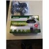 Image 2 : 2  4 PACKS OF SOLAR GARDEN LED LIGHTS