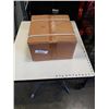 Image 1 : BOX OF 200 NEW PLAYING CARD SETS
