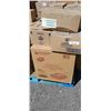 Image 1 : LOT OF 100 NEW HINGED PLASTIC CASES WITH DISPOSABLE SPOONS AND KNIVES