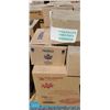 Image 2 : LOT OF 100 NEW HINGED PLASTIC CASES WITH DISPOSABLE SPOONS AND KNIVES