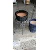 Image 2 : LOT OF METAL PLANT STANDS AND PLANT POTS