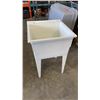Image 2 : WHITE PLASTIC LAUNDRY WASH TUB
