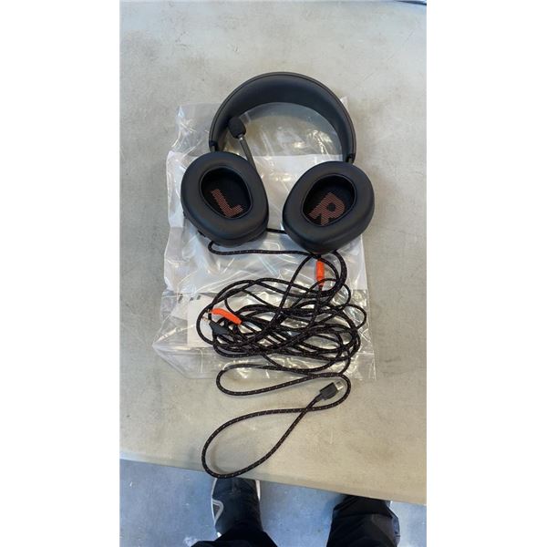 JBL QUANTUM 400 GAMING HEADSET - TESTED WORKING, RETAIL $149