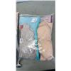 Image 2 : 3 BAGS OF NEW CLOTHES AND BRAS