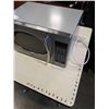 Image 2 : RCA MICROWAVE - WORKING