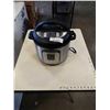 Image 1 : INSTANT POT DUO PRESSURE COOKER