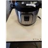 Image 2 : INSTANT POT DUO PRESSURE COOKER