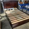 Image 1 : QUEENSIZE BEDFRAME WITH 4 DRAWERS