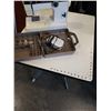 Image 2 : VINTAGE MONTGOMERY WARD UHT J1943 SEWING MACHINE WITH FOOT PEDAL