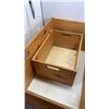 Image 8 : LOT OF WOOD CRATES AND CASES WITH DUFFERIN POOL CUE WITH CASE