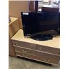 Image 2 : TOSHIBA 32" HDTV WORKING WITH REMOTE