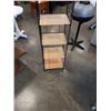Image 2 : 6 SHELF WICKER FOLDING SHELF