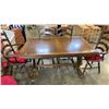 Image 2 : OAK DRAWLEAF TABLE W/ 6 CHAIRS