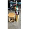 Image 1 : BRASS UMBRELLA STAND WITH UMBRELLAS AND ROUND SIDE TABLE