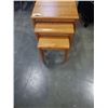 Image 2 : OAK 3PC SET NESTING TABLES