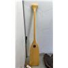 Image 2 : CARVED NATIVE WOOD AND PADDLE