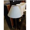 Image 2 : PAIR OF HEAVY BRASS TABLE LAMPS AND BRASS FLOOR LAMP