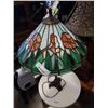 Image 2 : VINTAGE TABLE LAMP WITH LEADED GLASS SHADE