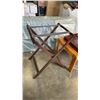 Image 8 : PINE COFFEE TABLE AND SERVING TRAY W/ FOLDING BASE