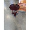 Image 2 : 1 DRAWER END TABLE AND ROUND SIDE TABLE
