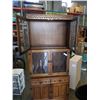 Image 10 : 6.5FT TALL LEADED GLASS DISPLAY CABINET