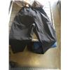 Image 2 : 2 NEW PAIRS OF FOOTJOY ATHLETIC PANTS SIZE LARGE