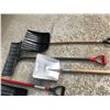 Image 3 : Asst Shovels