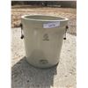 Image 1 : Medalta 6 Gallon Crock