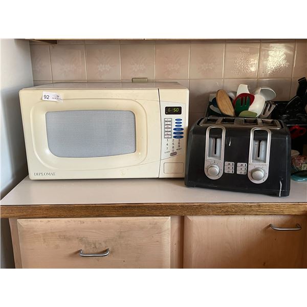 Diplomat Microwave and Black And Decker Toaster
