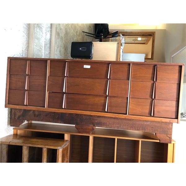 Vintage Wooden Dresser (BRING HELP!)