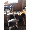 Image 1 : 4ft Lite Stepladder And Assorted Handsaws