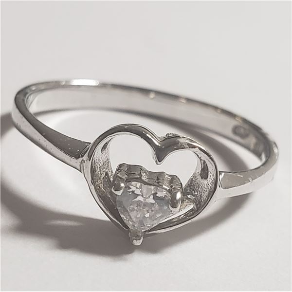 SILVER CUBIC ZIRCONIA RING (~SIZE 8)