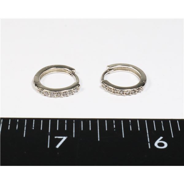 1 PAIR STAMPED 925 10 MM EARRINGS WITH CLEAR