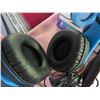 Image 2 : In Motion, United and Other Headphones (4)