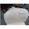 Image 2 : Fur Chair