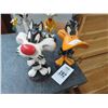 Image 1 : 2-Sylvester and Daffy Duck Bobbleheads - 2 X $