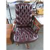 Image 1 : Burgandy Buttoned Tufted Leather Executive Armchair