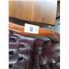 Image 2 : Burgandy Buttoned Tufted Leather Executive Armchair