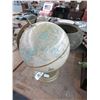 Image 1 : Globe and Clay Planter