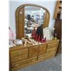 Image 1 : Oak Dresser/Mirror