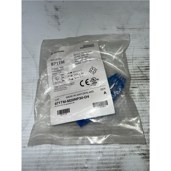 New? Allen-Bradley #871TM-M20NP30-D4 Proximity Sensor