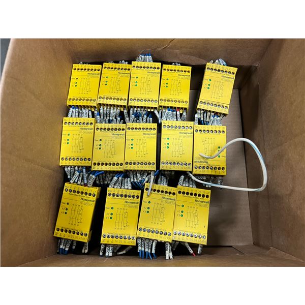 Lot of (14) Honeywell #FF-SRS59352 Modules