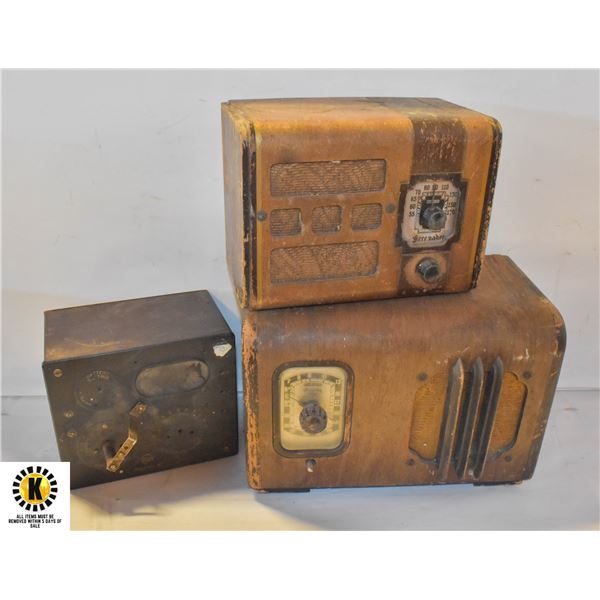 3 ANTIQUE TUBE RADIOS. RADIOLA III, ROGERS