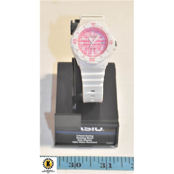 LADIES WHITE CASIO WATCH WITH BOX AND NEW