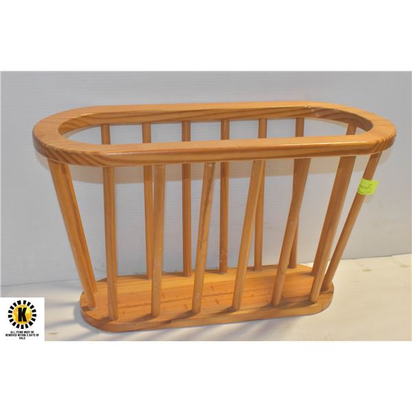 VINTAGE WOODEN MAGAZINE RACK